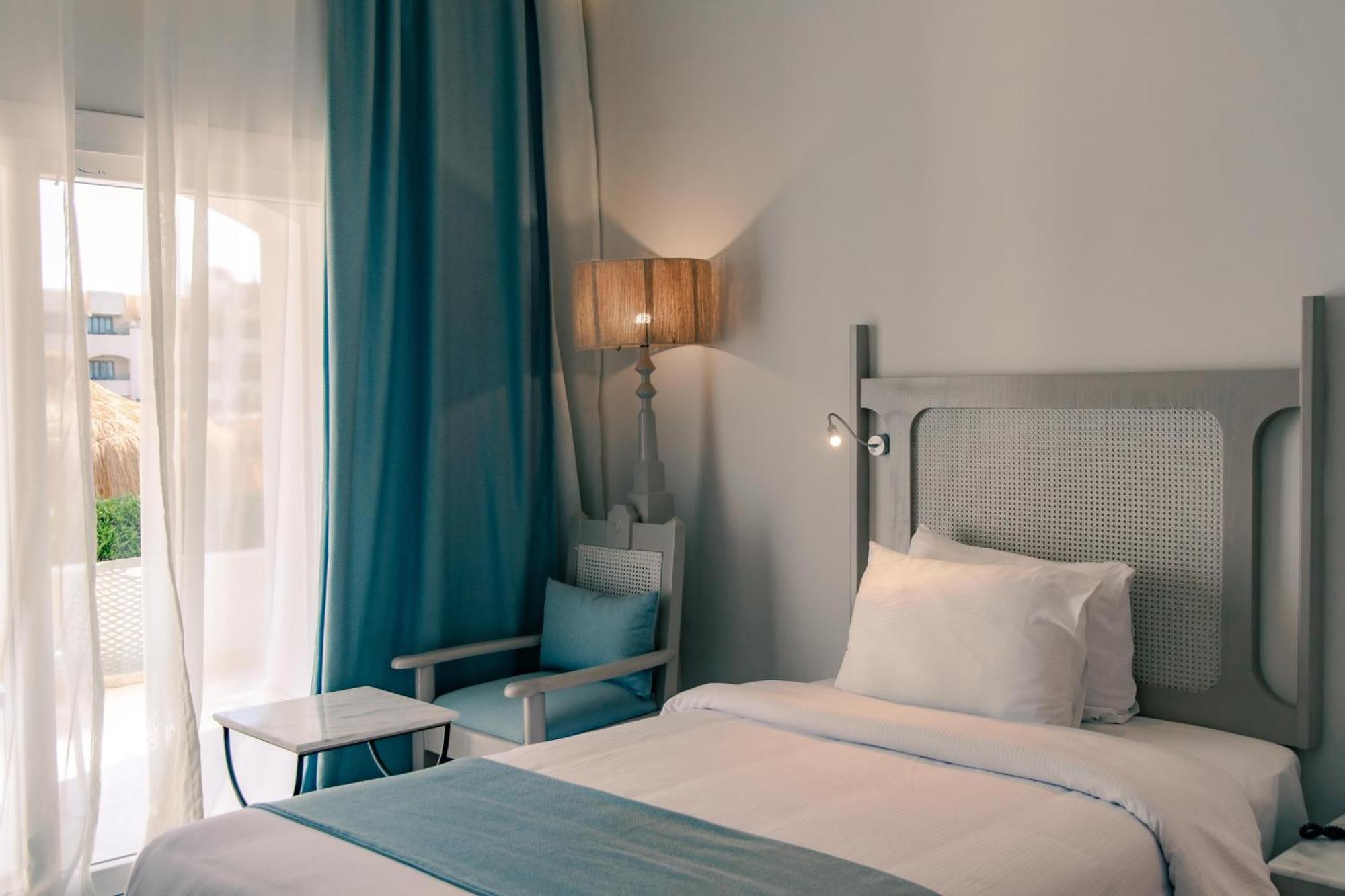 Deluxe Double or Twin Room Sea View