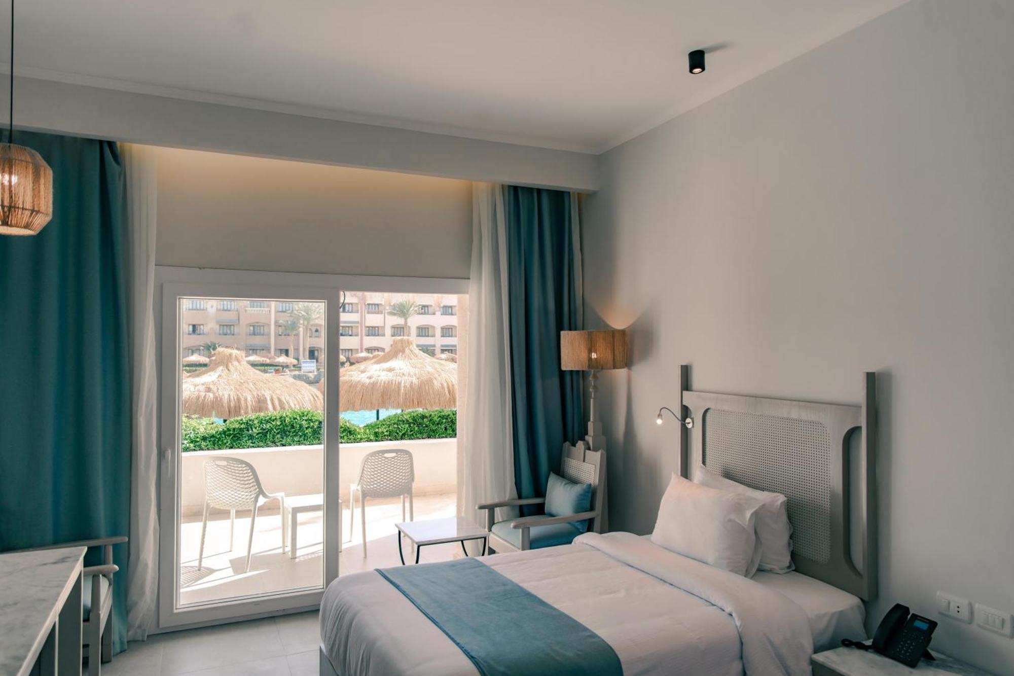 Deluxe Double or Twin Room Sea View