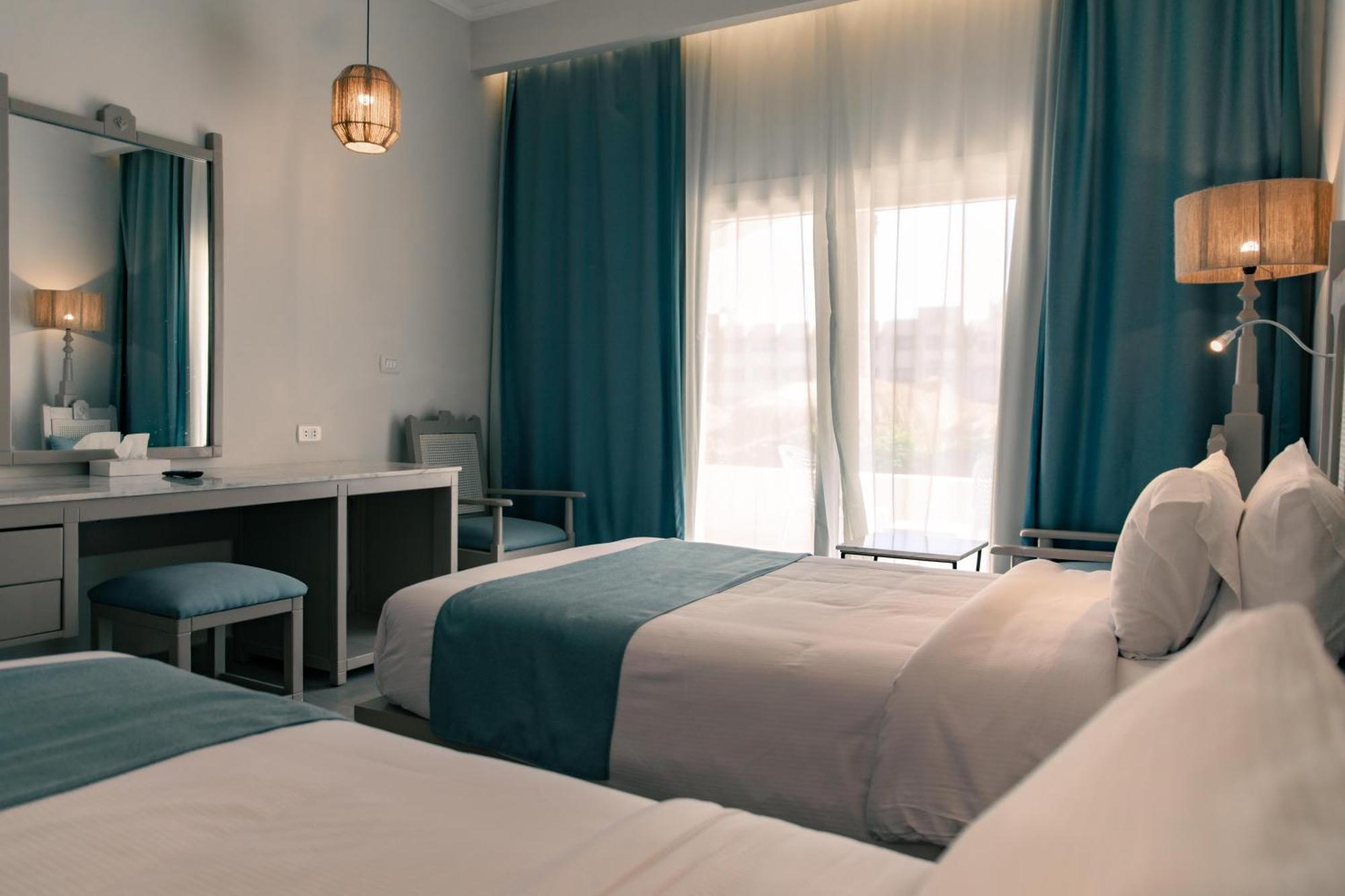 Deluxe Double or Twin Room Sea View